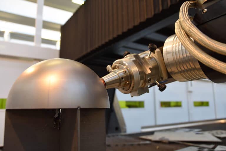 macchina-taglio-laser-3d-linear-cube-768x512 laser